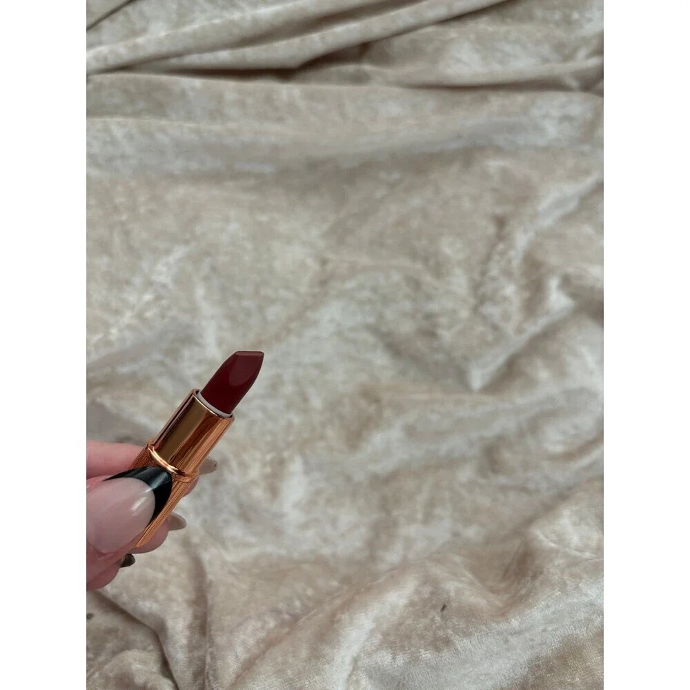 Charlotte tilbury lipstick and mascara - Picture 5 of 5